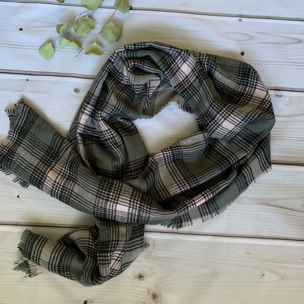 Reversible Pink and Gray Plaid Scarf